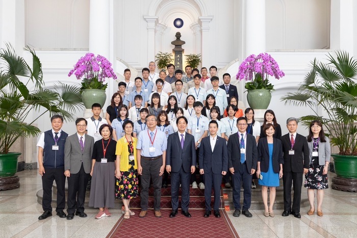 113.09.05晉見總統合照